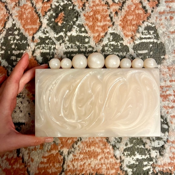 Lulus Handbags - Cream Marble “On The List” Acrylic Box Clutch Purse 🌿